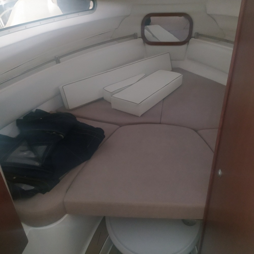 Krásná kajutová loď DRAGO 710 OB + Mercruiser 4,5L MPI - 12