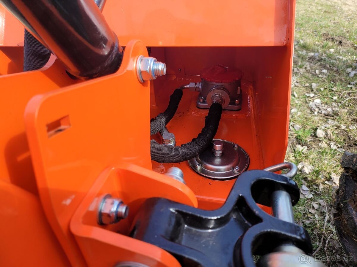 Mulčovací, hydraulické rameno Dabaki AM220 - C100 (vč.DPH) - 12
