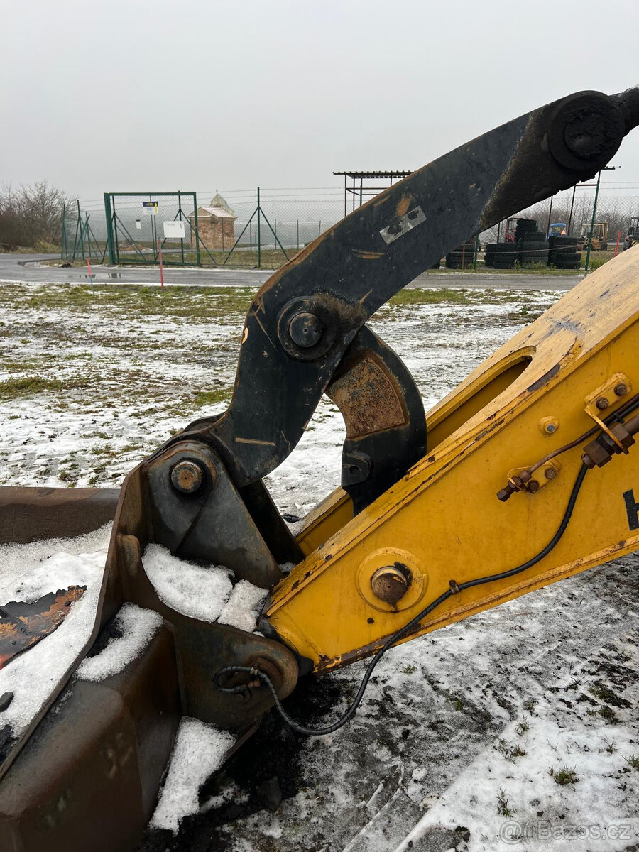 Čelní nakladač CATERPILLAR 930 H, ROK 2011 - 12