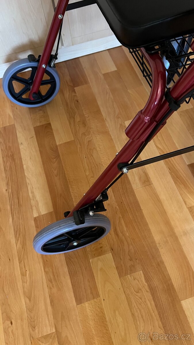 ROSE - čtyřkolové chodítko se stupačkou - 12