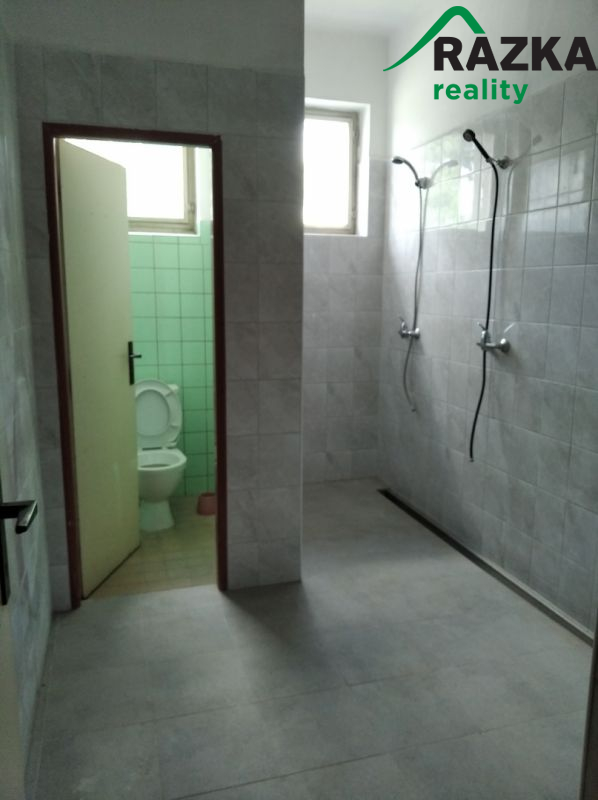 Areál na okraji Horažďovic, vhodný pro výrobu i... - 12