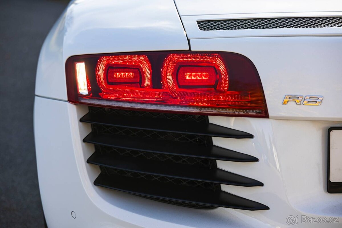Audi R8 2010 - 12