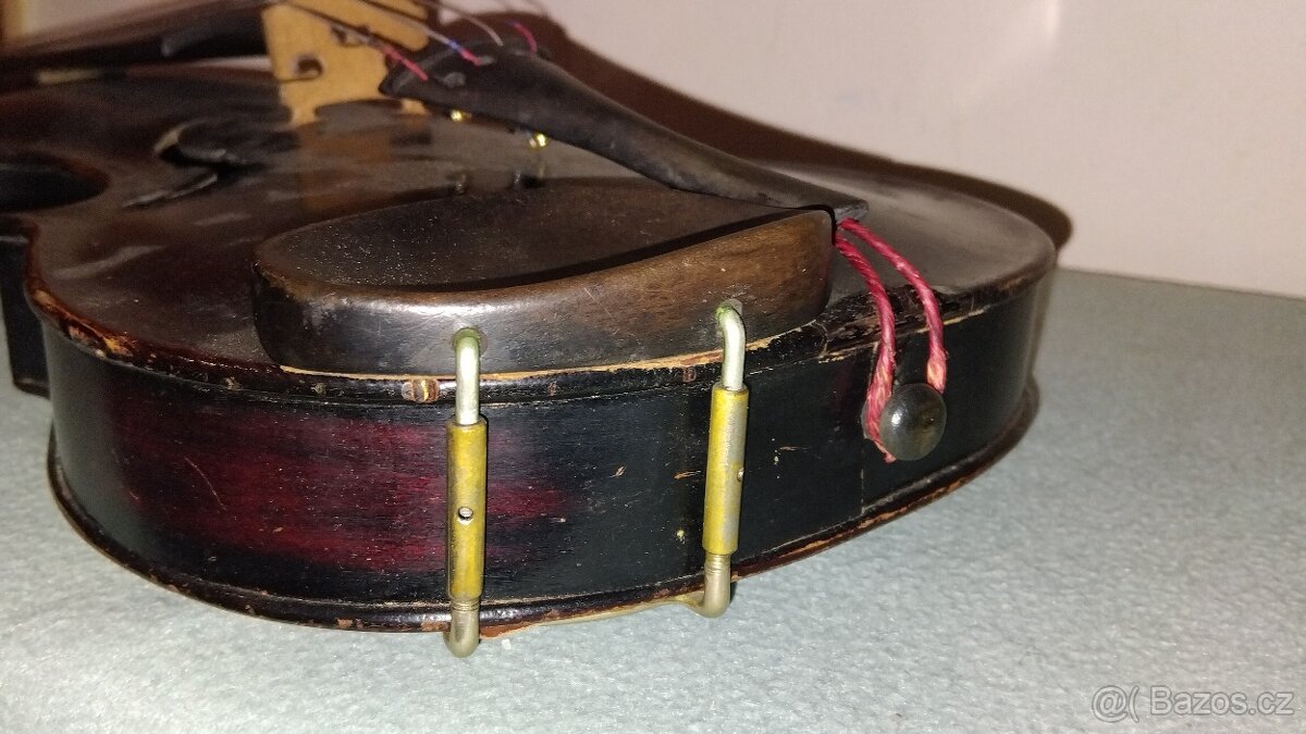 Housle s vyřezávanou hlavou - 12