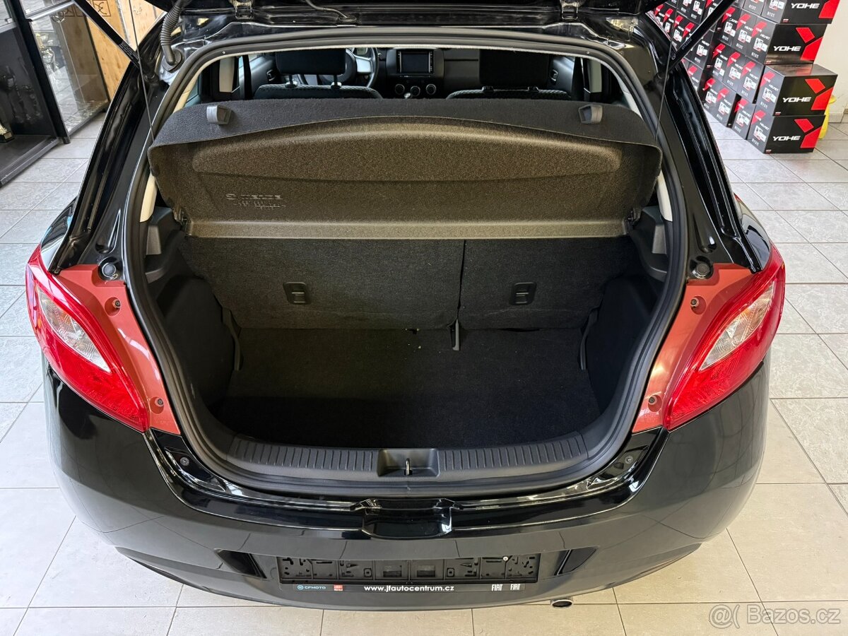Mazda 2 1.3 62 kW 2.majitel - 12