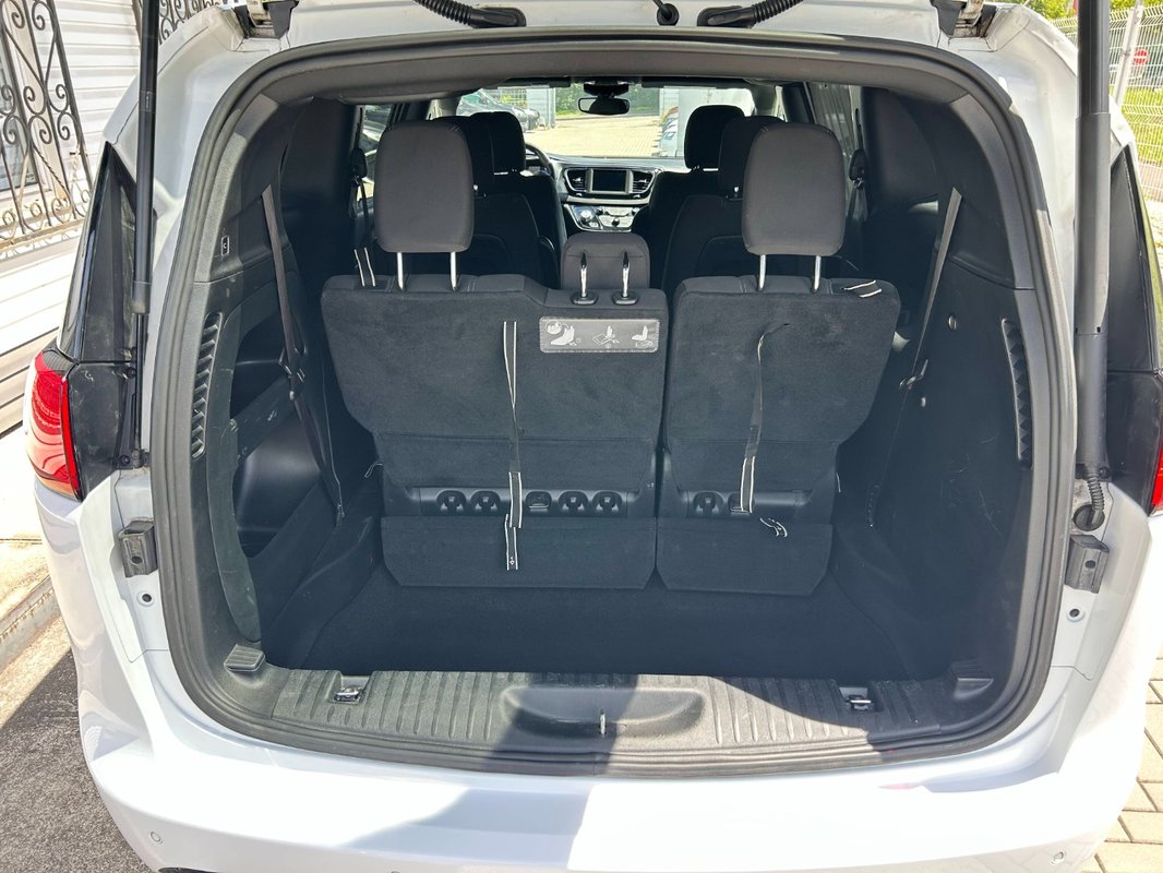 Chrysler Pacifica 3.6 - 2021 - 7 míst 221 kw - 12
