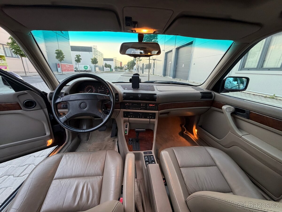BMW 750i E32 V12, r.v. 1992 - 12