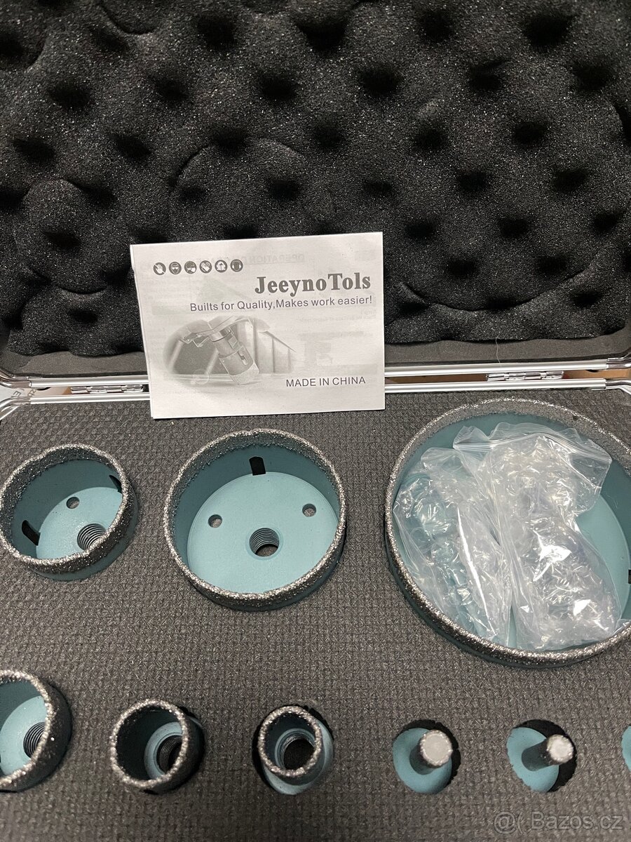 Diamantová sada 11 kusů vrtáků v kovovém kufru - 12