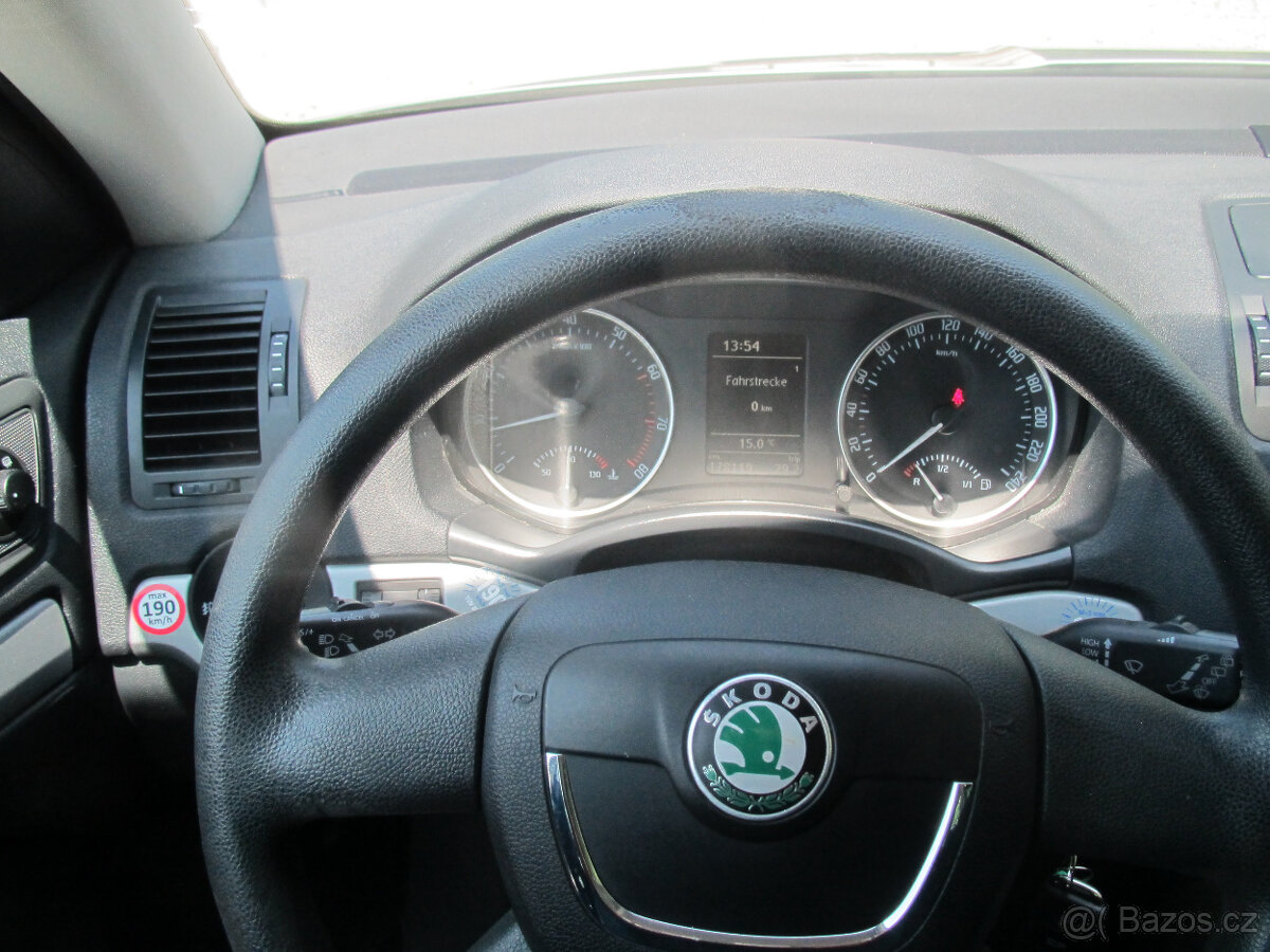 Škoda Oktavia 2 1.2 tsi - 12