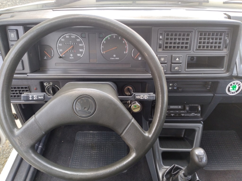 ŠKODA FAVORIT 135 - 12