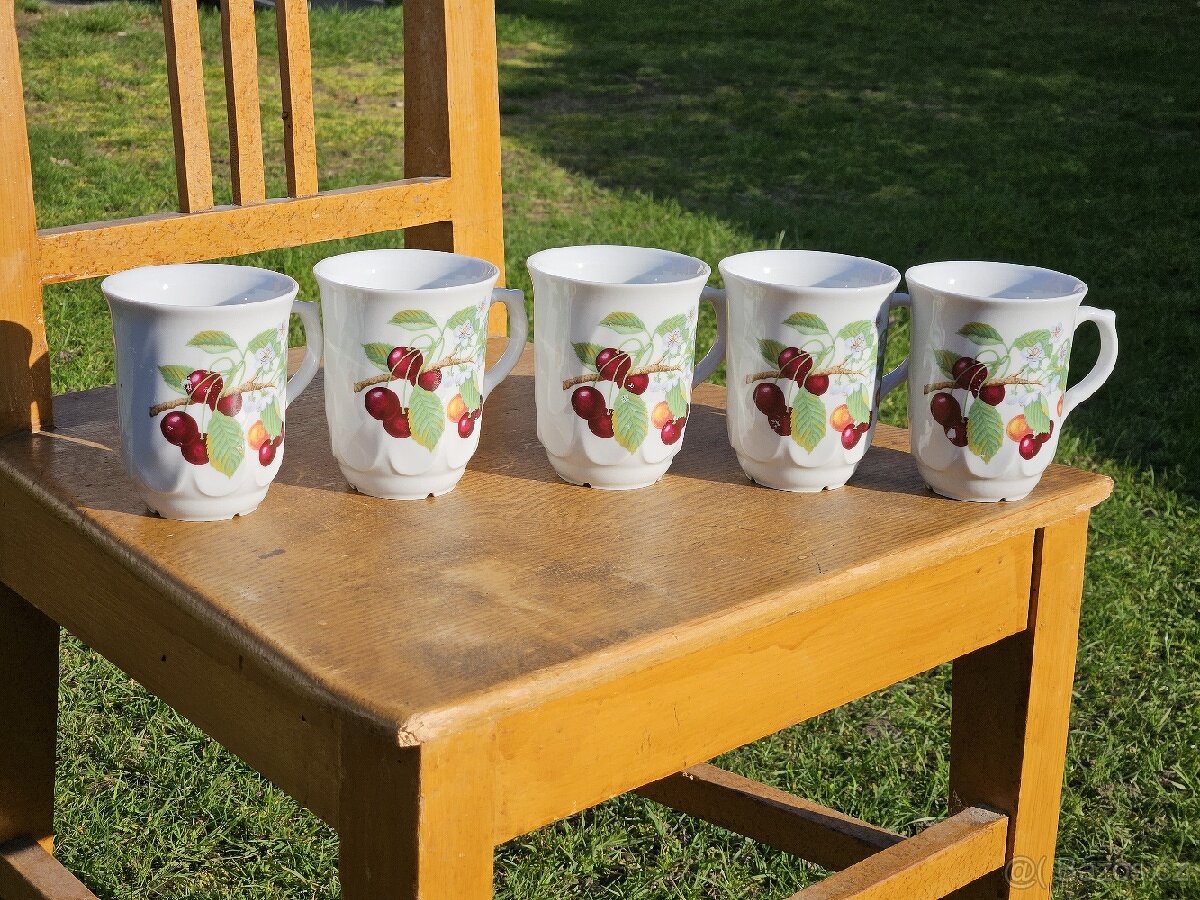 Sada porcelánových hrnků s třešněmi - 12