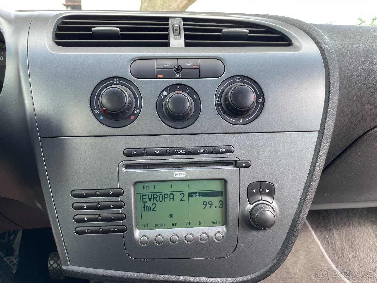 Seat Leon 1.6 MPi Serviska, Klima, 8xPneu - 12