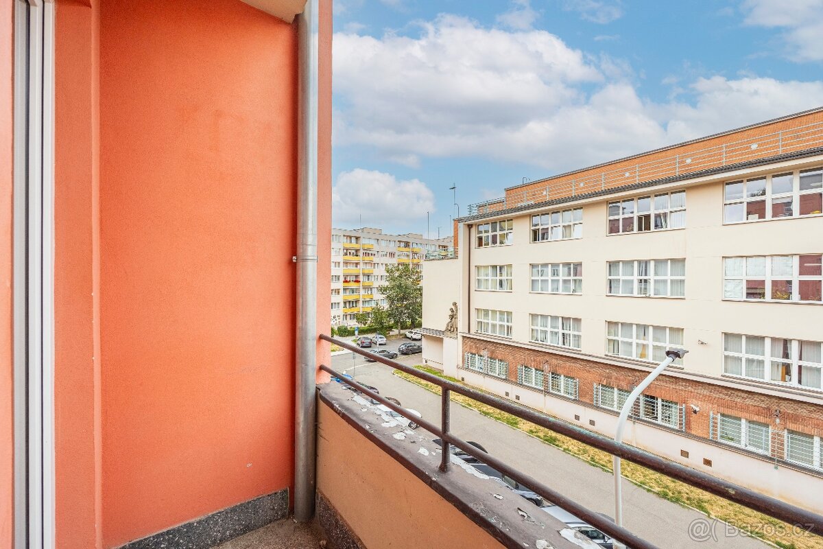 Prodej družstevního bytu o velikosti 3 + 1, Praha - Dejvice - 12