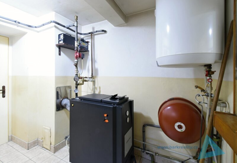 Rodinný dům se stodolou a garáží – Bříšťany u Hořic (okres J - 12