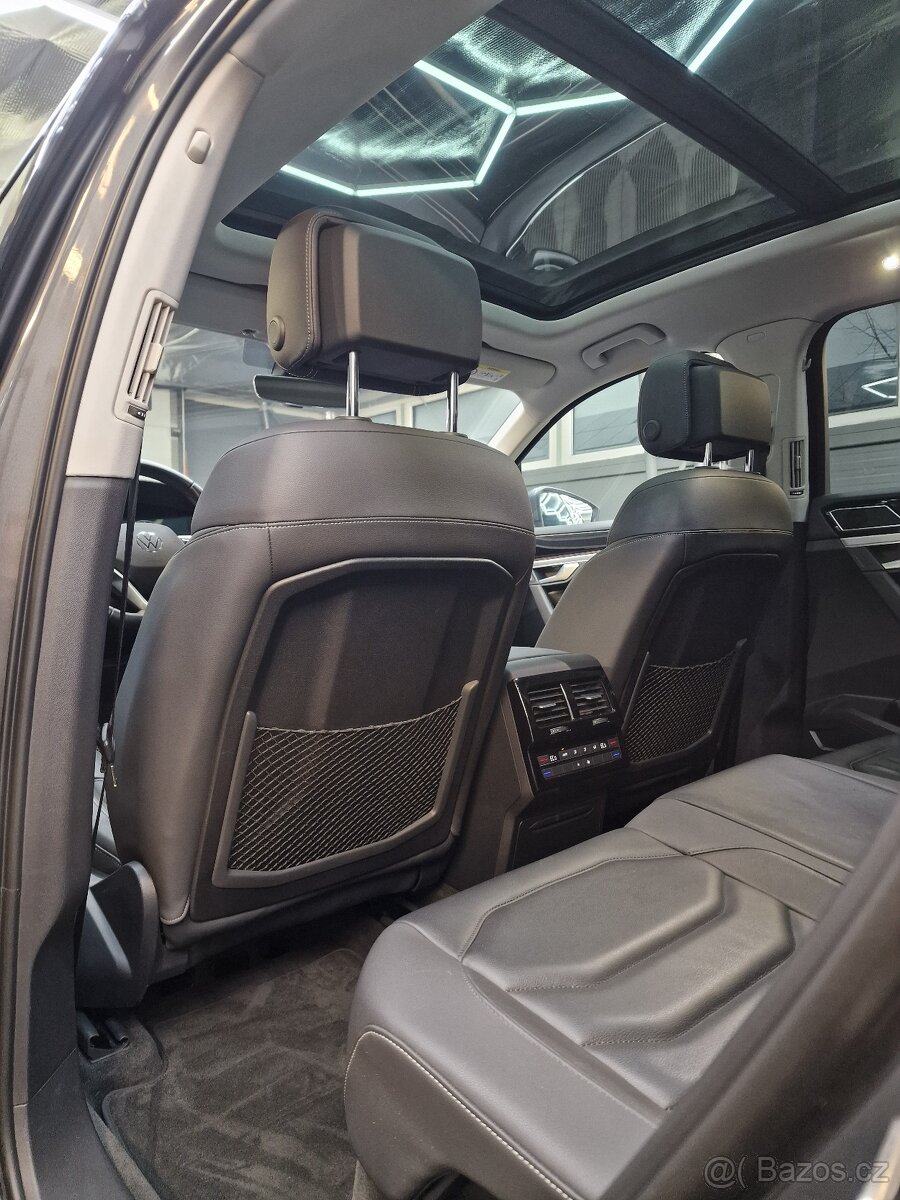 Volkswagen Touareg Plug-In Hybrid - 12