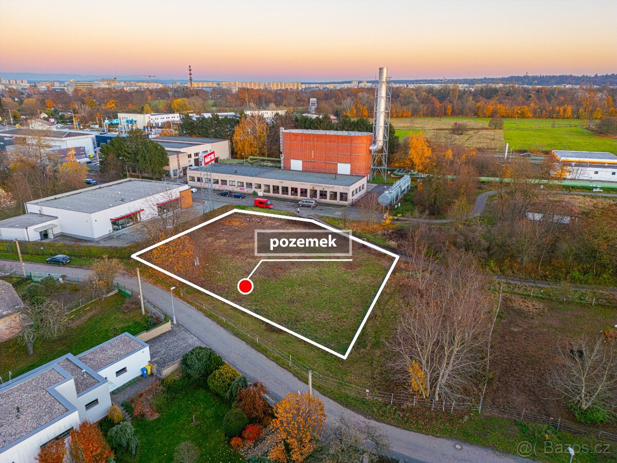 Pronájem komerčního pozemku - 12
