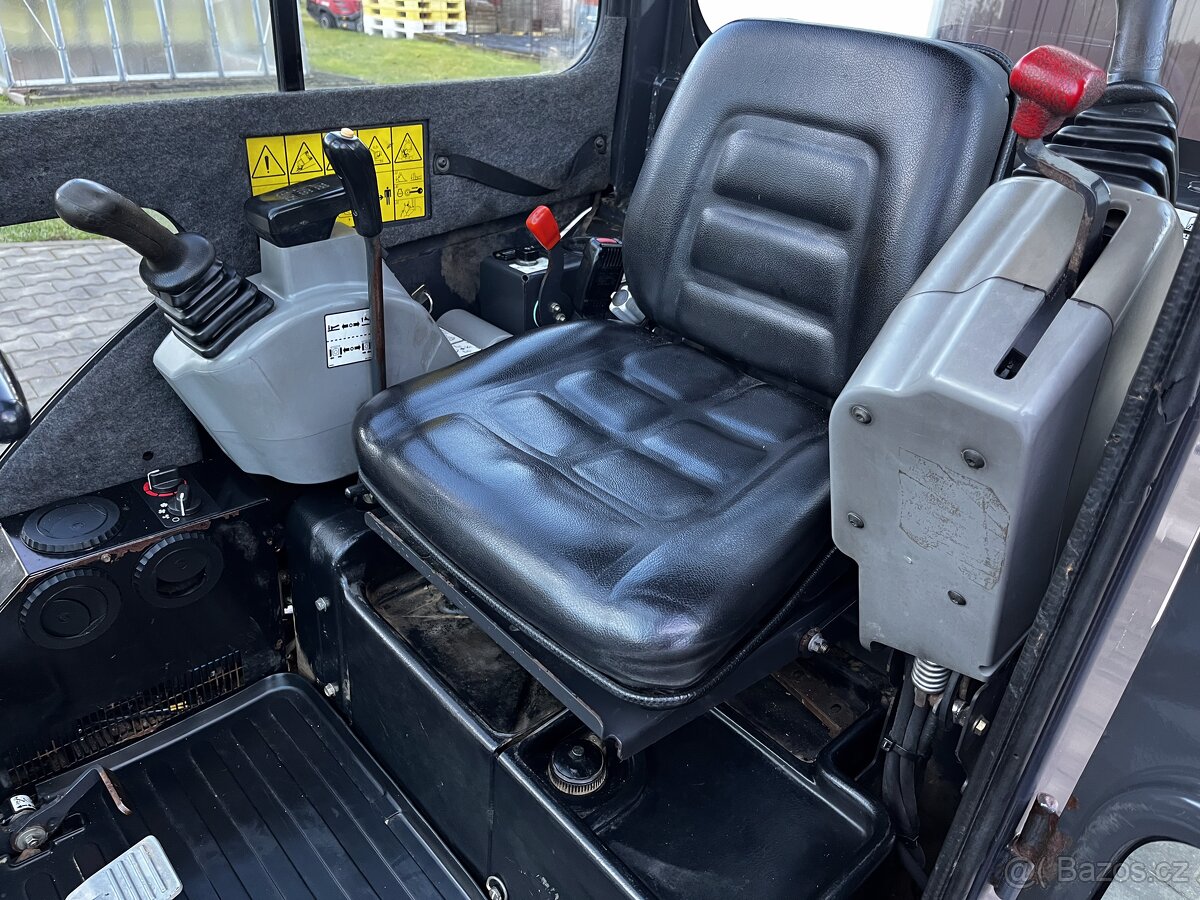 Minibagr Bobcat E16 - 12