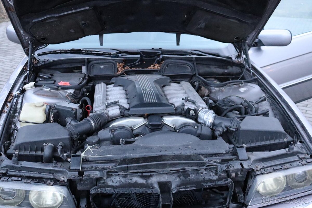 BMW E38 750i V12 - 12