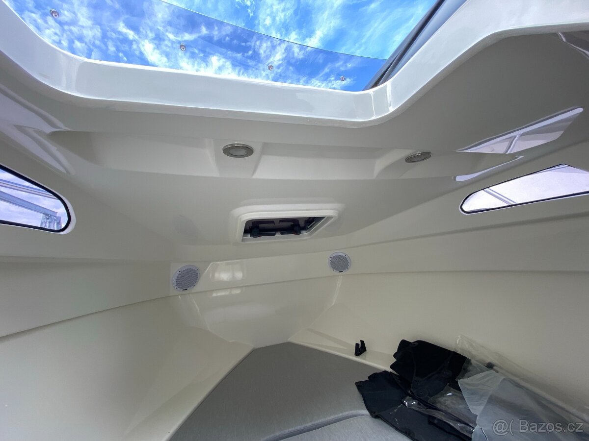 QUICKSILVER 555 CABIN - 12