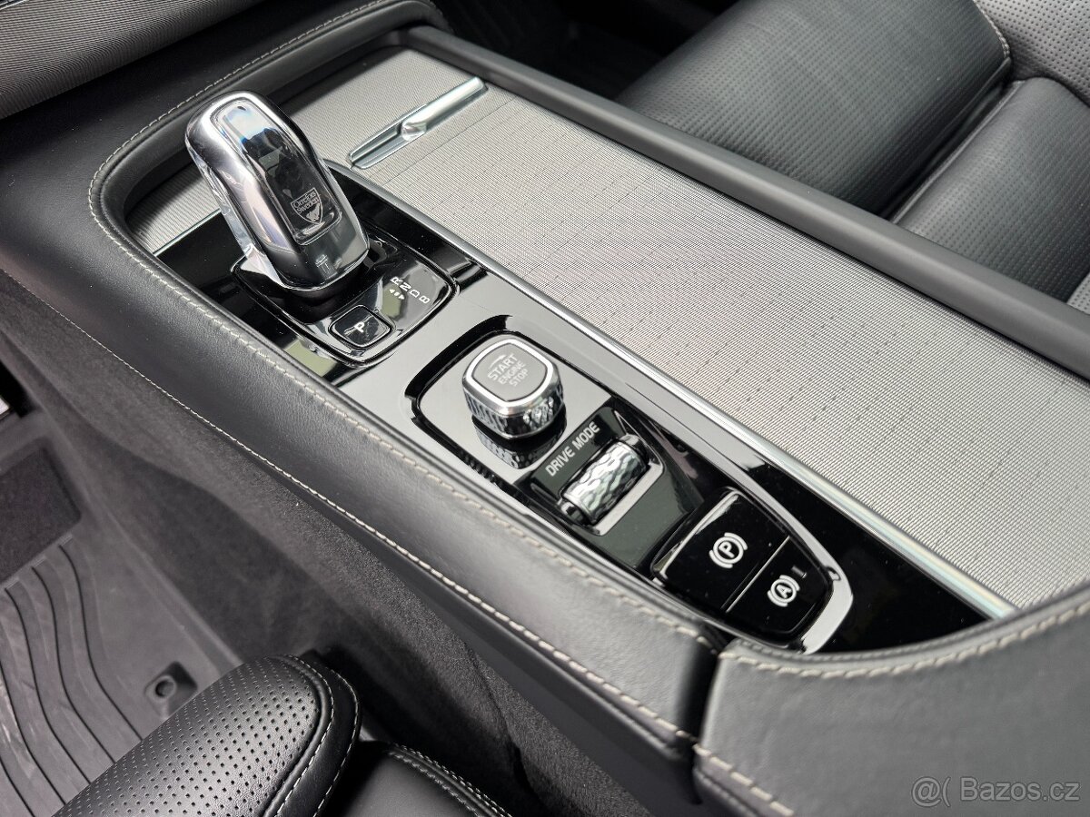 Volvo XC90 2,0 T8,R-DESIGN,PANO,7míst,ČR - 12