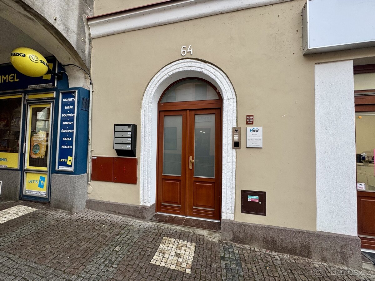 Pronájem útulného bytu 2+kk, 52 m² – Staré náměstí - 12