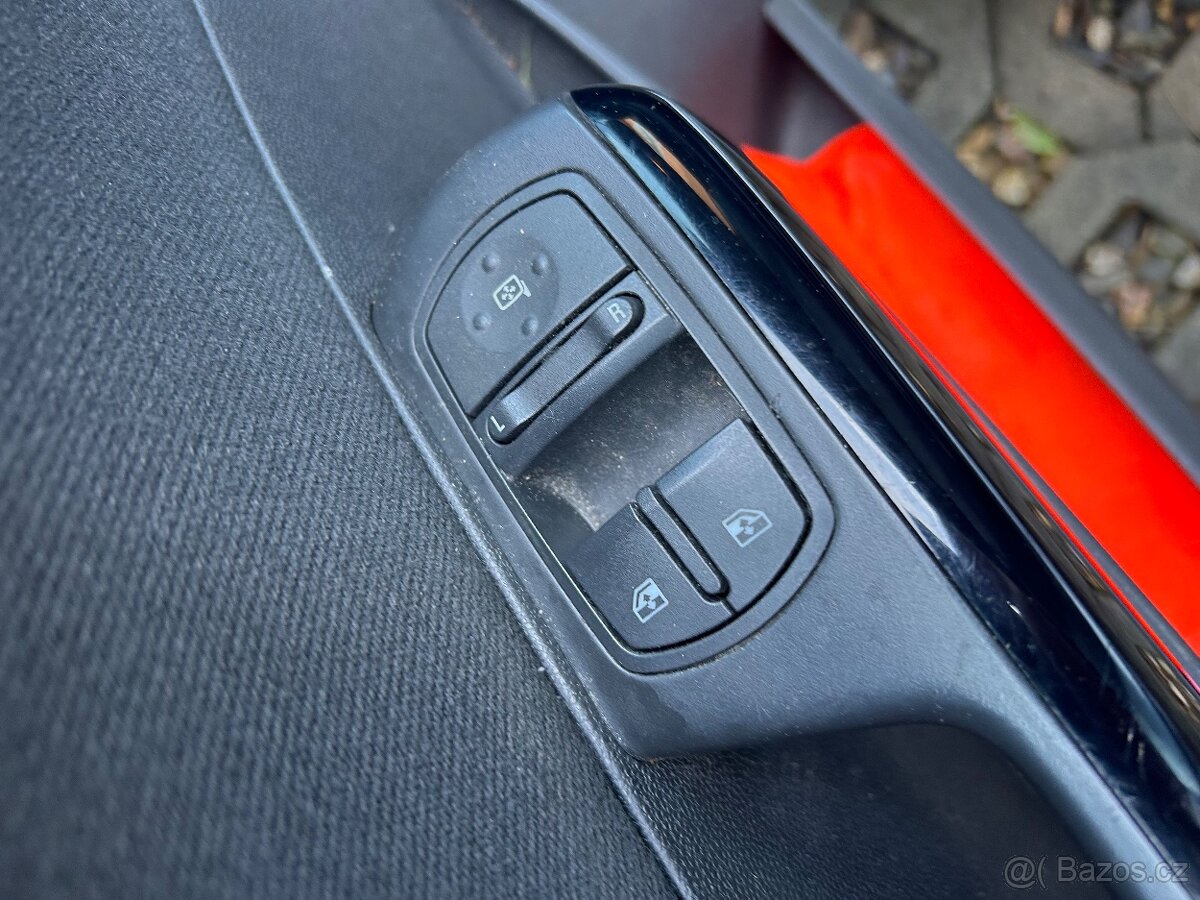 Opel Corsa D 1.2 16V benzín 4válec - 12