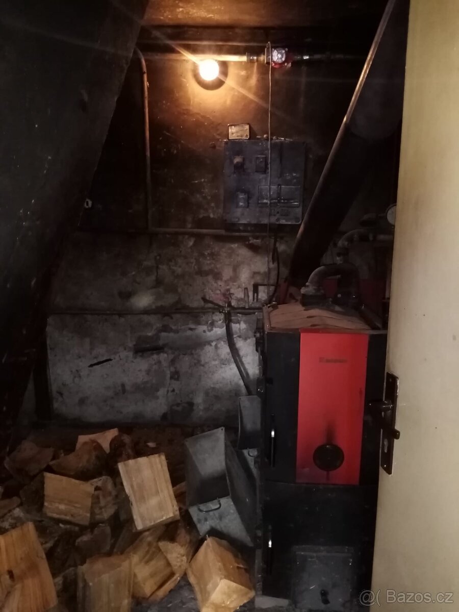 Rodinný dům na prodej - 12