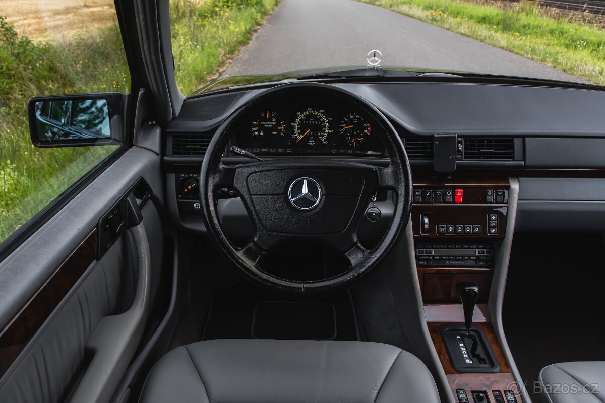 Mercedes-Benz 400E W124 Po renovaci - 12