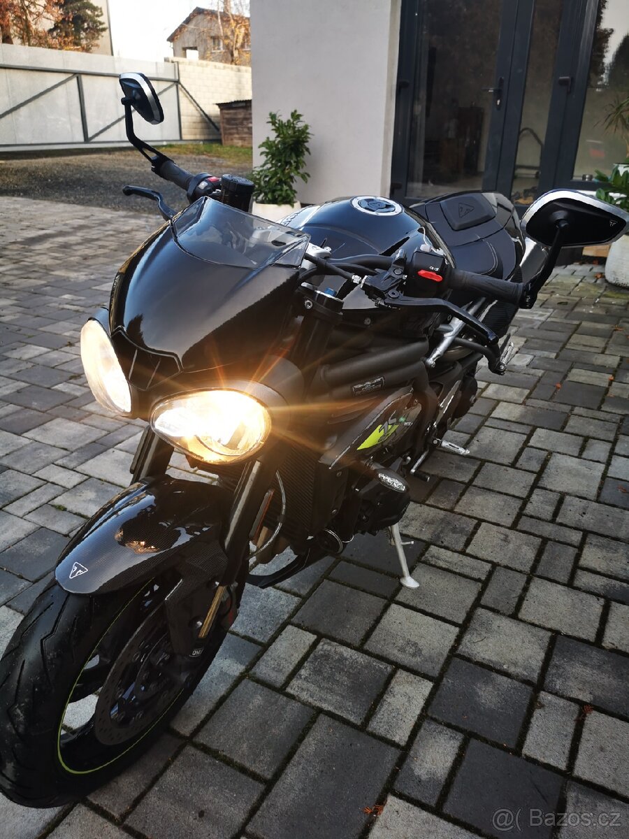 Triumph Speed Triple 1050 RS - 12