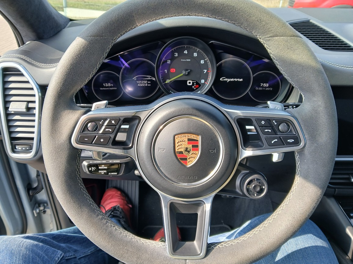 Porsche Cayenne E-Hybrid - 12