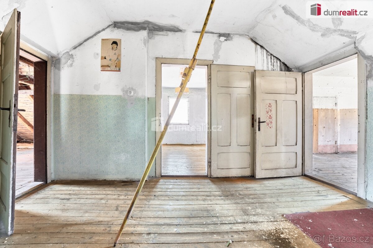Prodám rodinný dům k rekonstrukci - 12