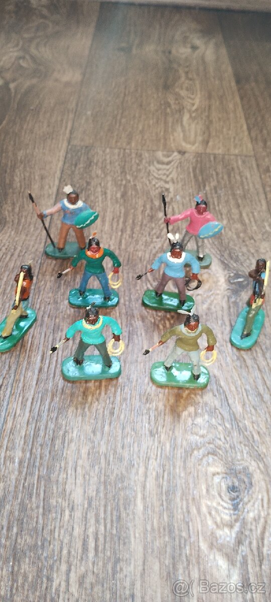 Indiáni figurky 2 z NDR - 12