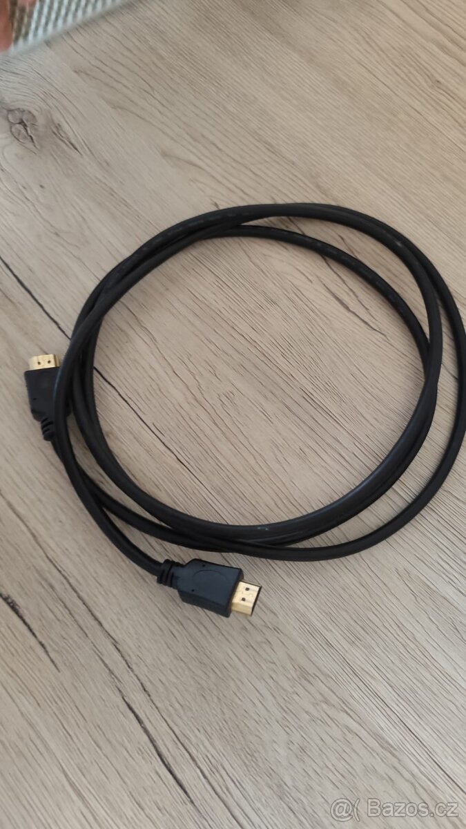 Xbox 360 + 2 ovladače + 4 hry - 12