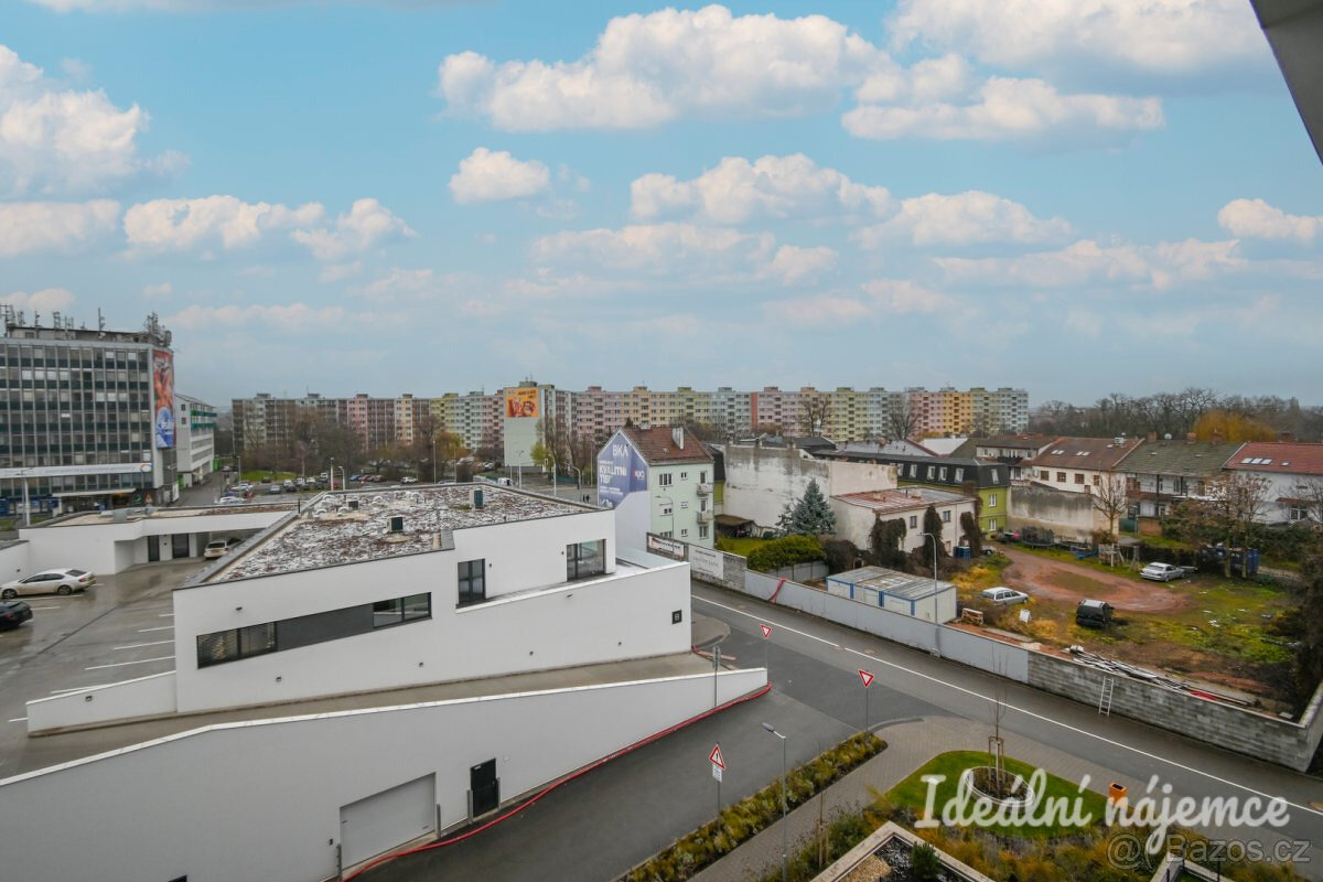 1+kk, Komárovská - 12