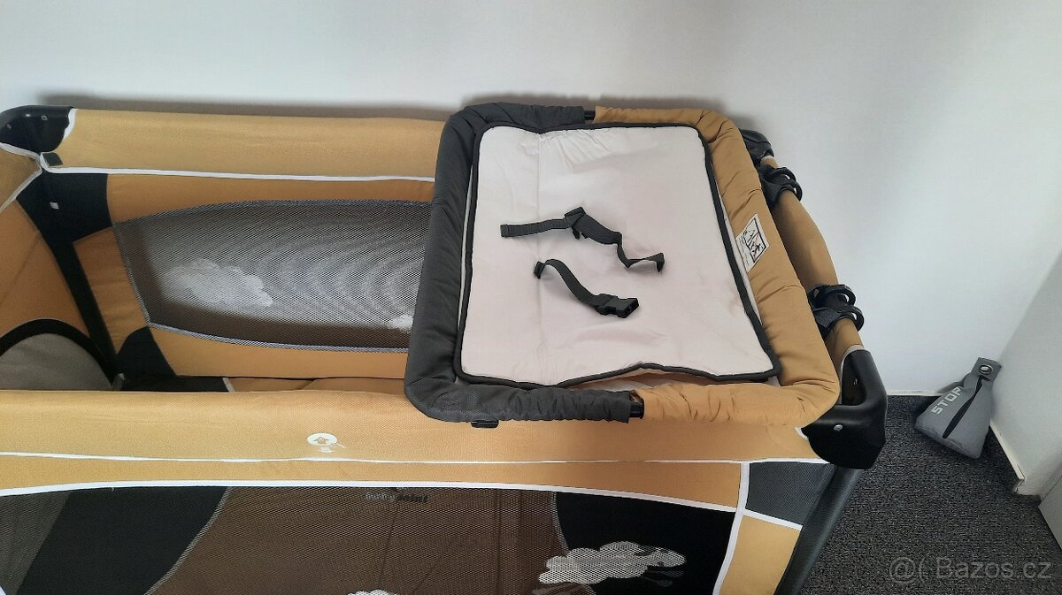 Cestovní postýlka +patro, pult a síť - 12