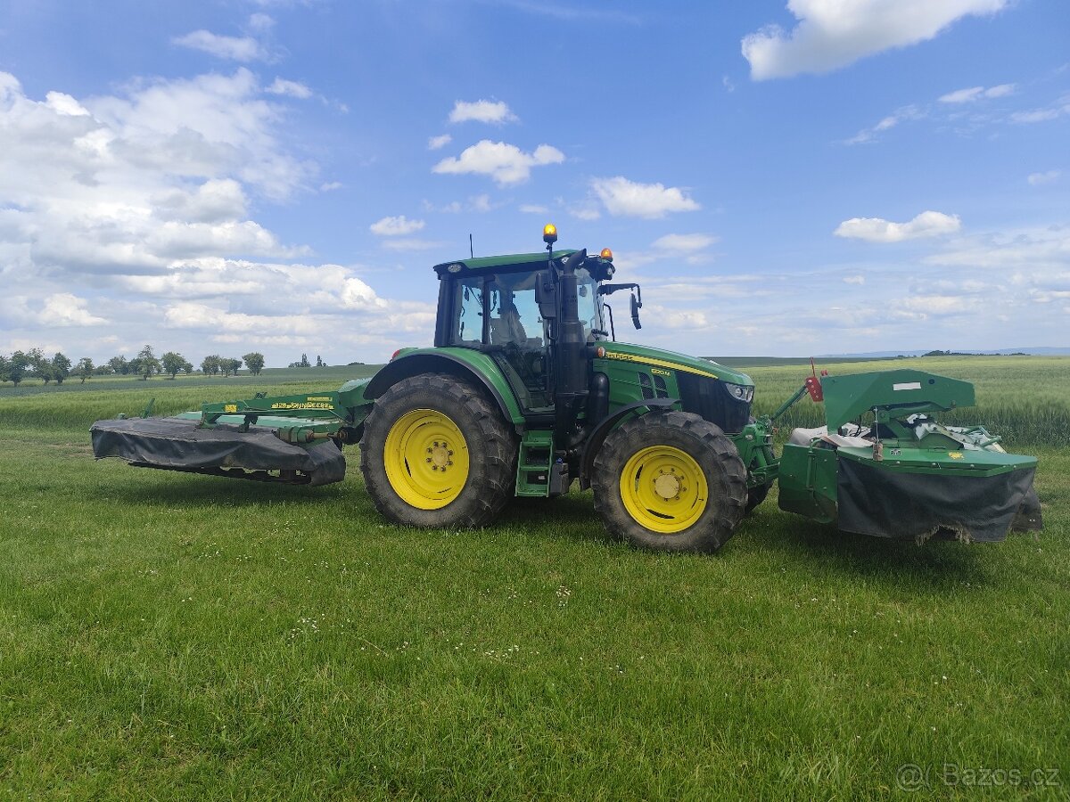 Disková sekačka John Deere 328 - 12