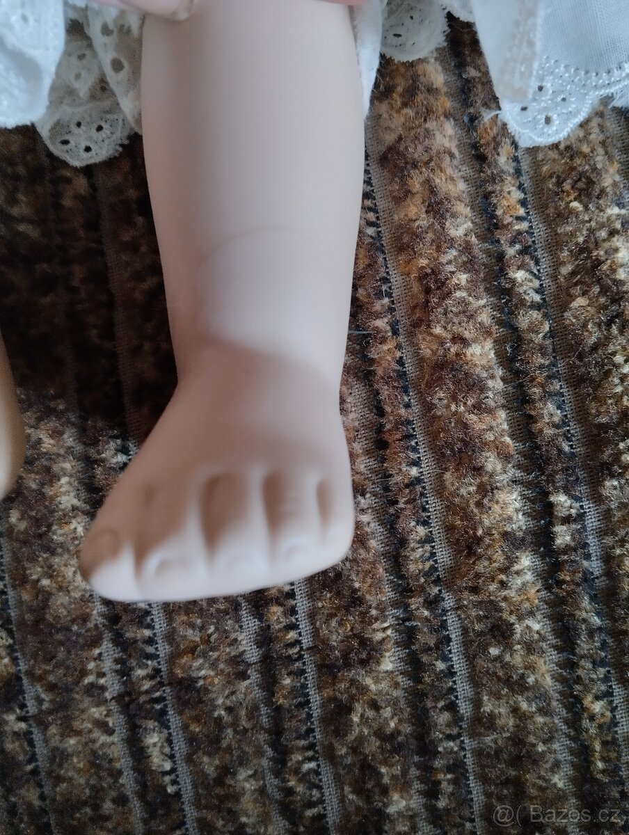 Značená porcelánová zrzečka - 12