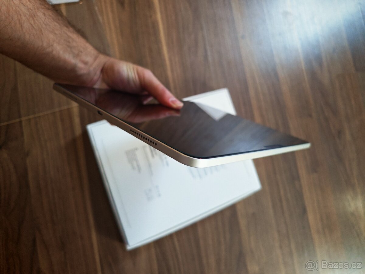 iPad Air 13 WiFi 128 GB - TOP STAV V ZARUCE - 12