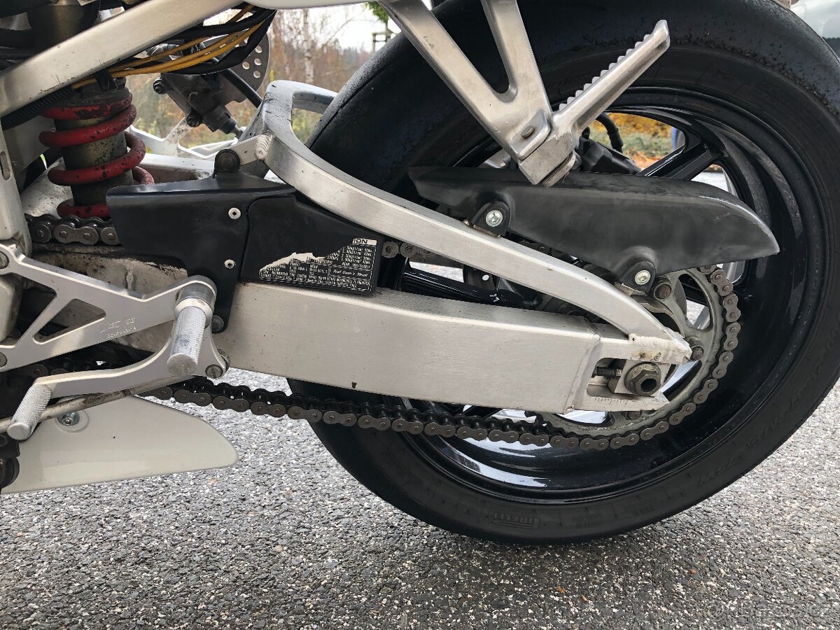 Honda CBR 900 RR, model SC28 - 12