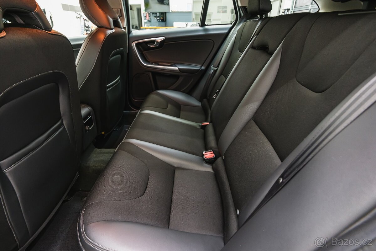 Volvo V60 2014 2.4 D4 AWD/AT 133 kW , tažné zařízení - 12