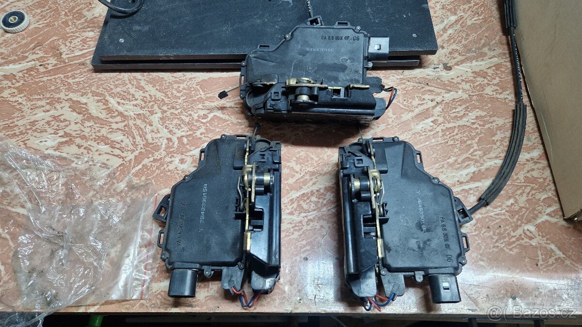 Octavia 1,budiky, zámky - 12