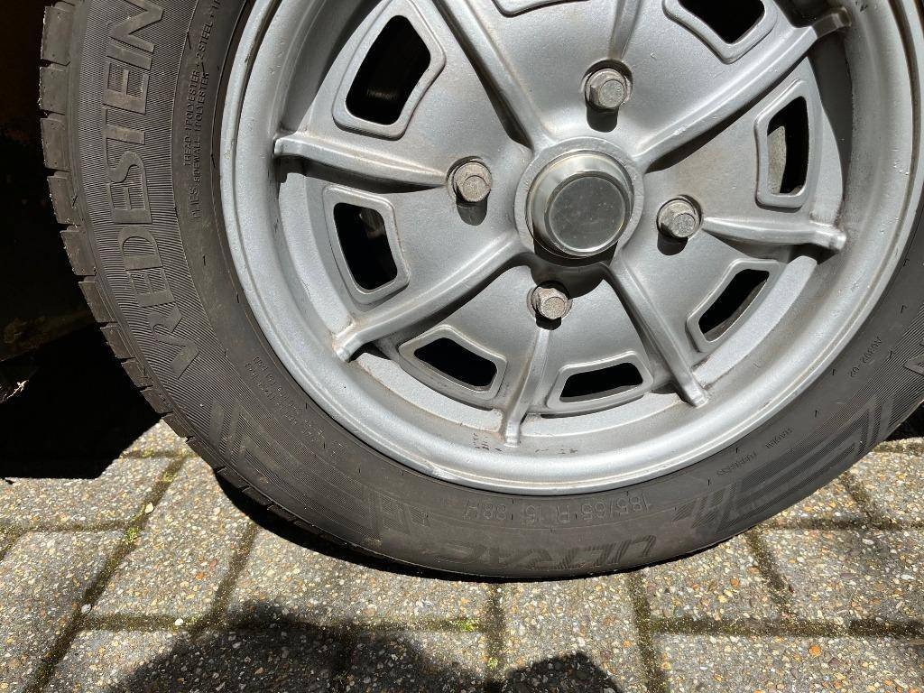 Porsche 914 2.0 z roku 1971 - 12