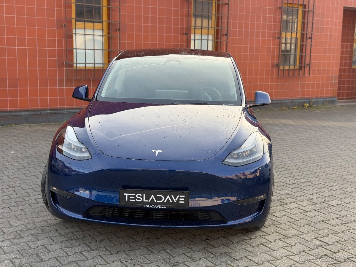 Tesla Model Y Long Range AWD – 2023 – Deep Blue Metallic - 12