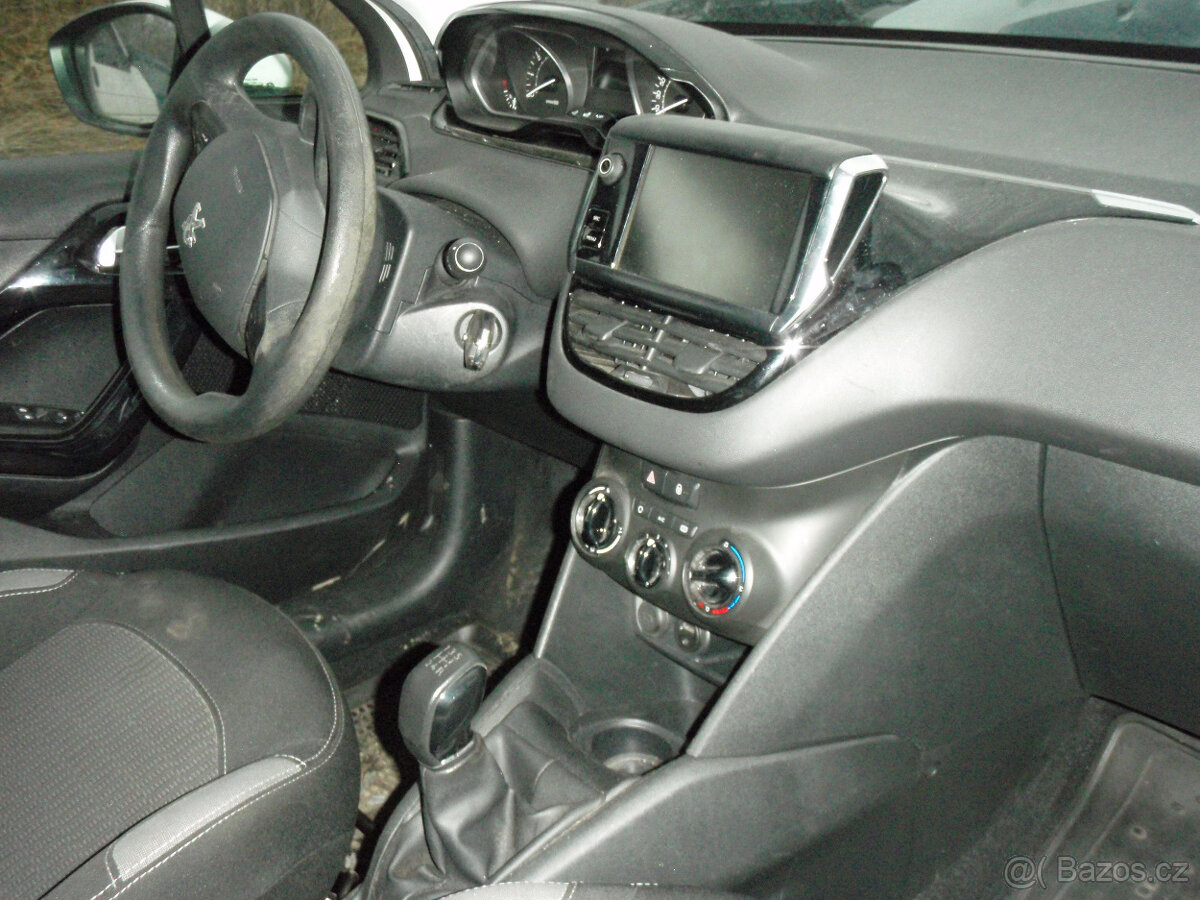 PEUGEOT 208 PURE TECH 1.2VTi 60kW 2016 - 12