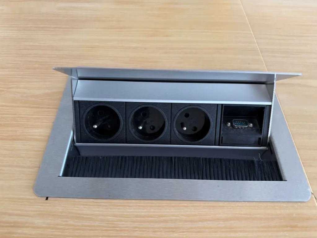 Velký oválný kancelářský stůl 320×185cm /8 osob - 12