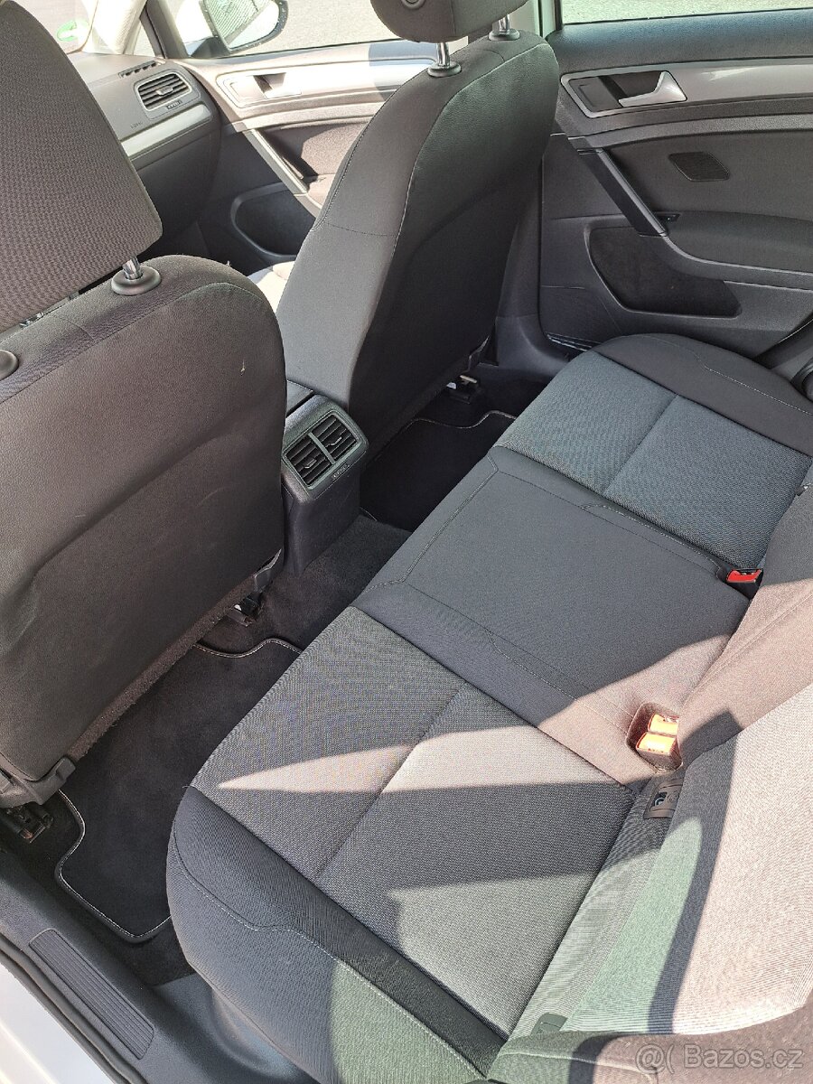 VW Golf 7 Variant 1.6 81 kW kombi - 12