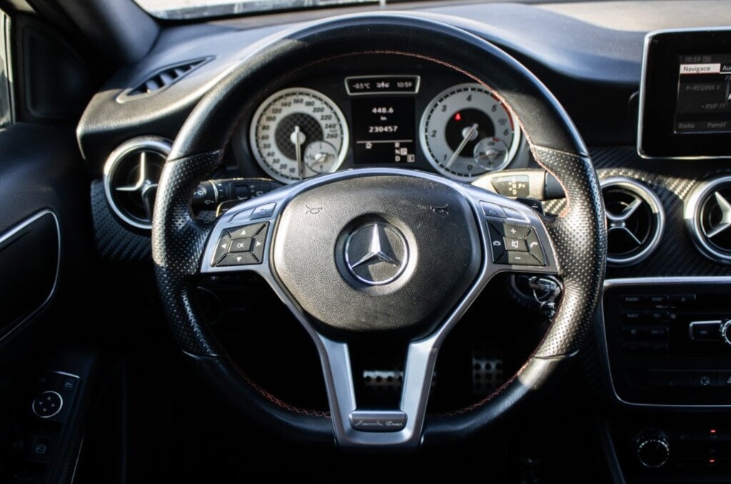 Mercedes-Benz A trieda 180 CDI BlueEFFICIENCY, 80kW (2012) - 12