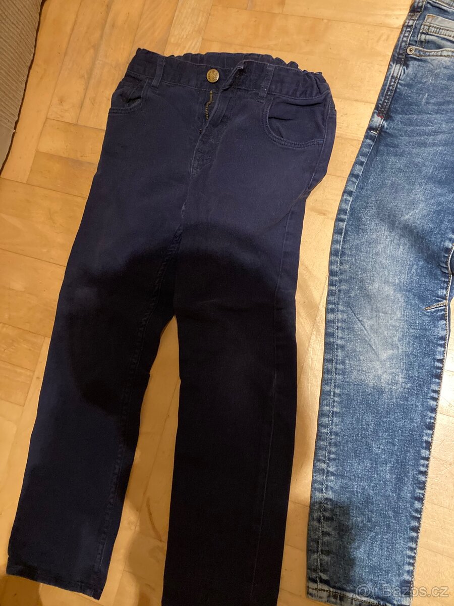 Balík věcí kluk 122,128 - 12