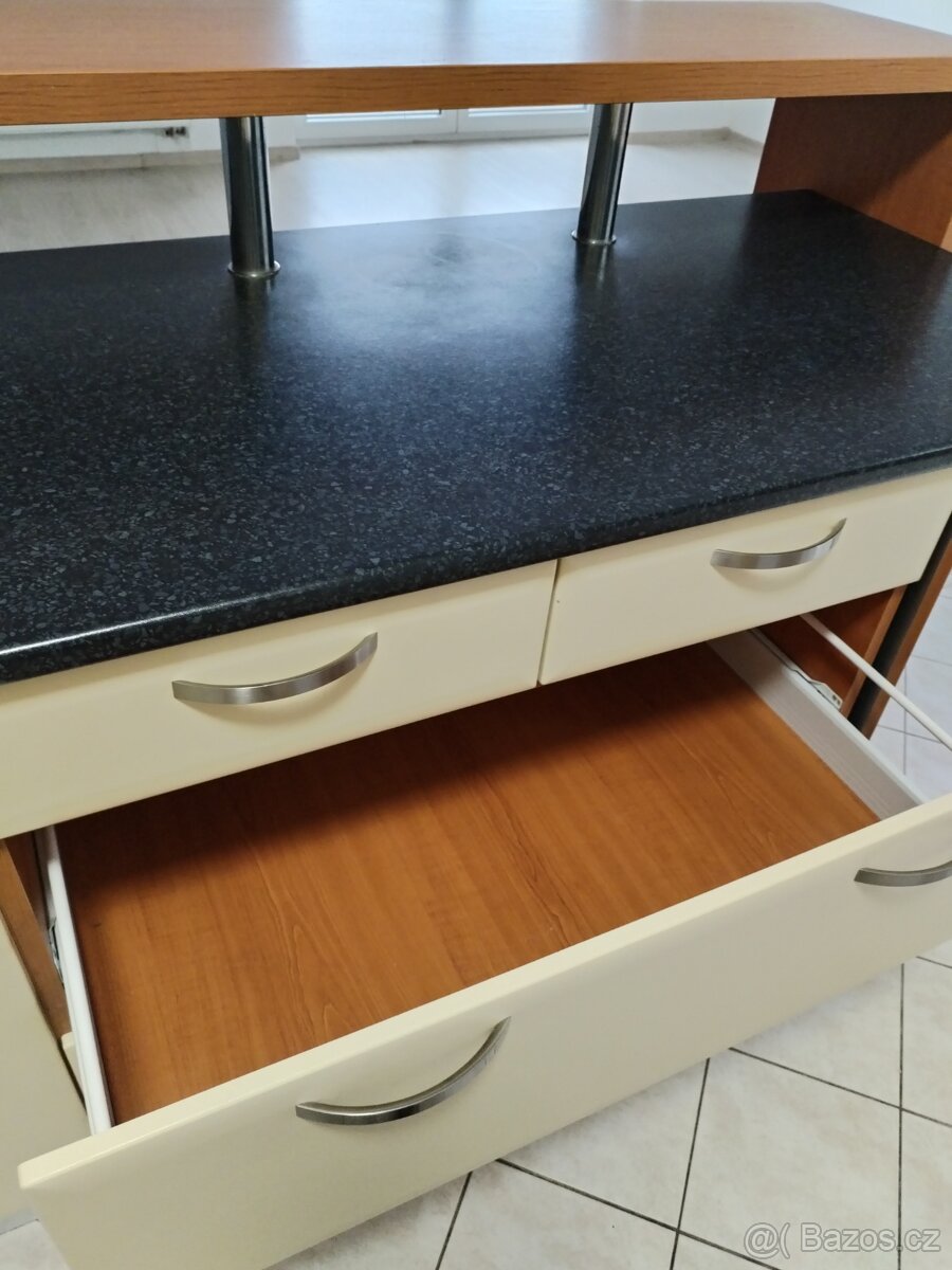 Kuchyň včetně spotrebičů - 12