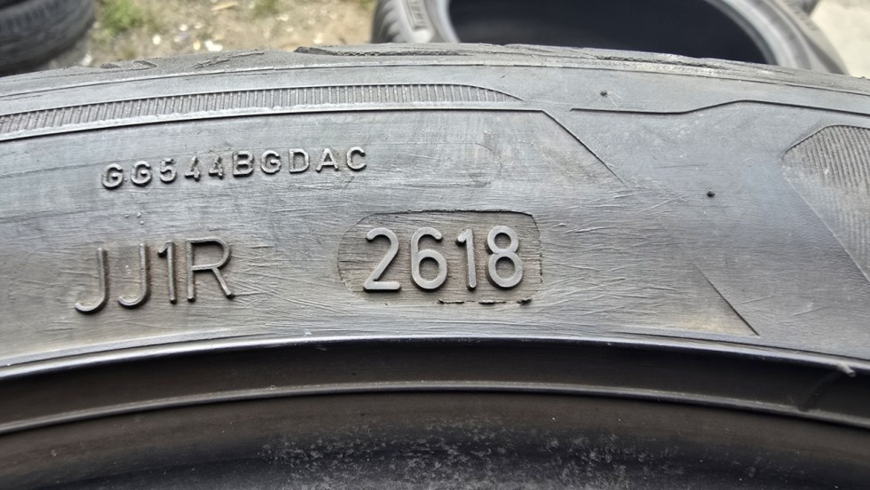 Letní pneu 275/35/19 Good Year Run Flat - 12