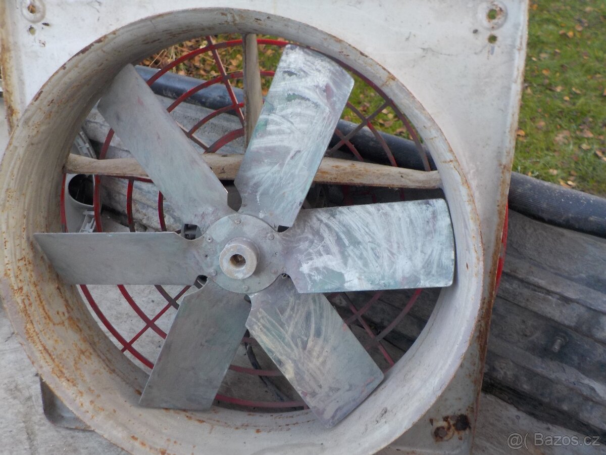 Ventilátory,míchačka barev,kramle,trafa a vysoušeč - 12